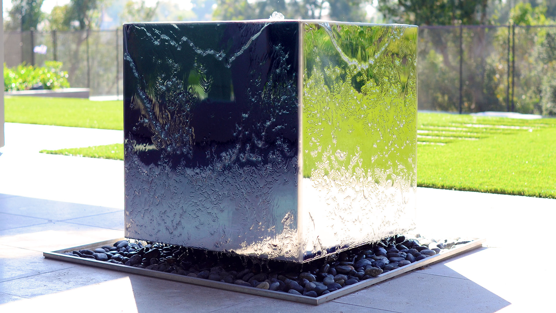 H2O Sculpture Feature
